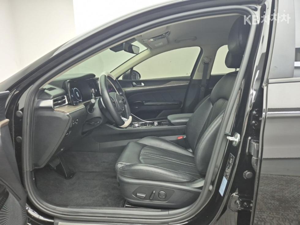 2022 - kia k5