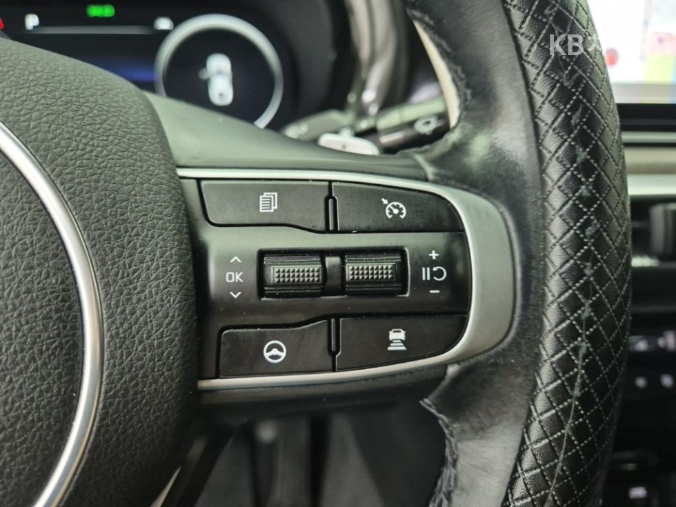 2022 - kia k5