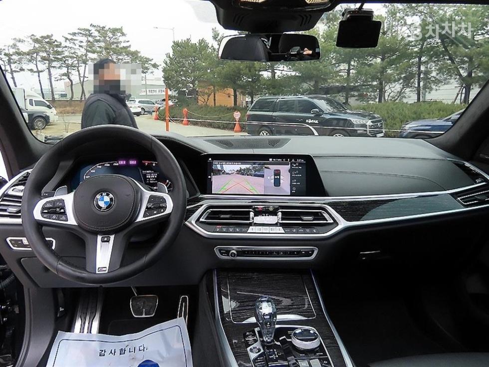 BMW X7 — miniaturë 7