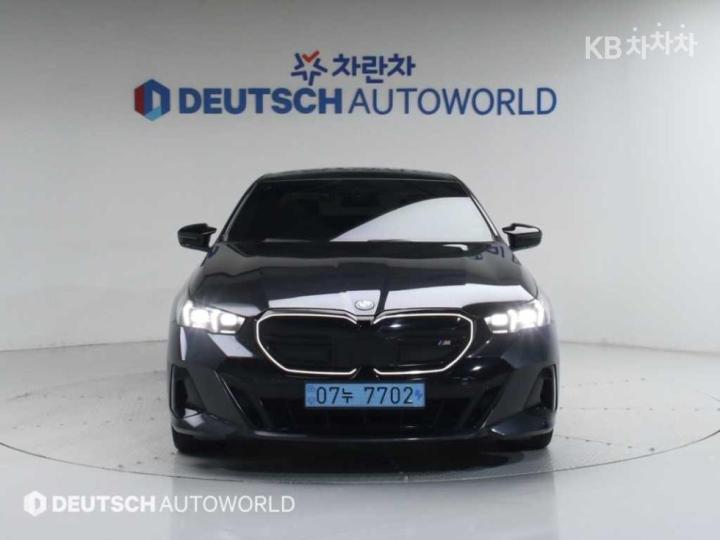 BMW i5 M60 xDrive Base Type 4
