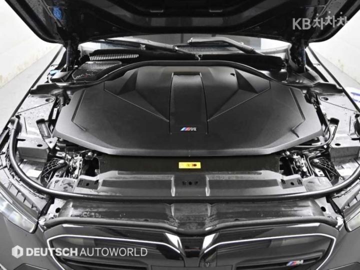 BMW i5 M60 xDrive Base Type 7