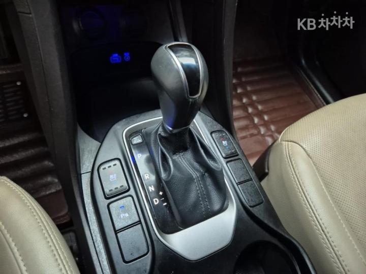 Hyundai Maxcruz Diesel e-VGT R2.2 2WD Exclusive 9