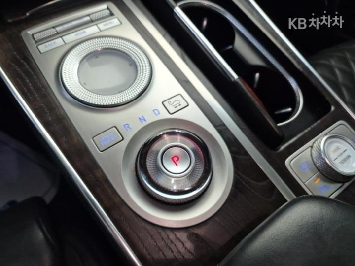 Genesis GV80 3.5 Turbo Gasoline AWD 9