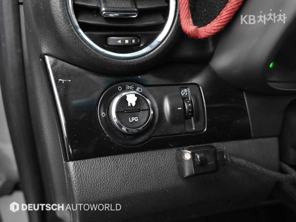 Chevrolet Orlando — miniaturë 17
