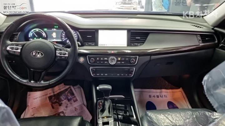 Kia K7 Hybrid Prestige Base Type 8