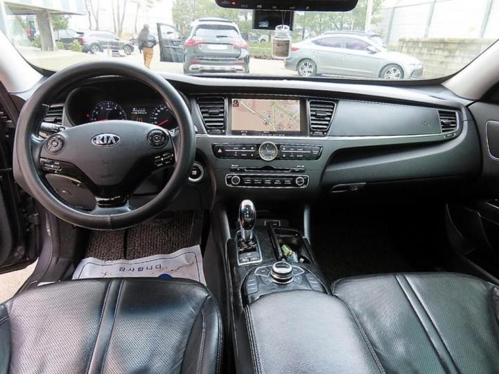 Kia K9 3.3 GDI Executive 8