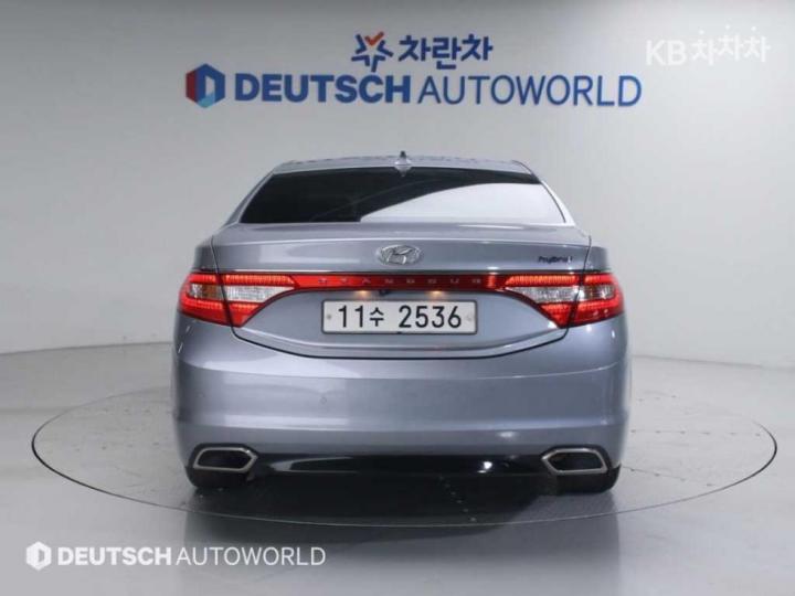 Hyundai Grandeur Hybrid Premium 5