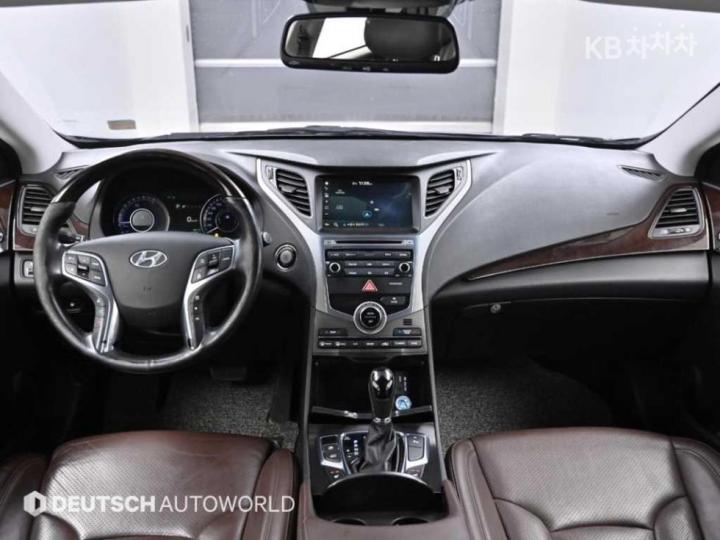 Hyundai Grandeur Hybrid Premium 8