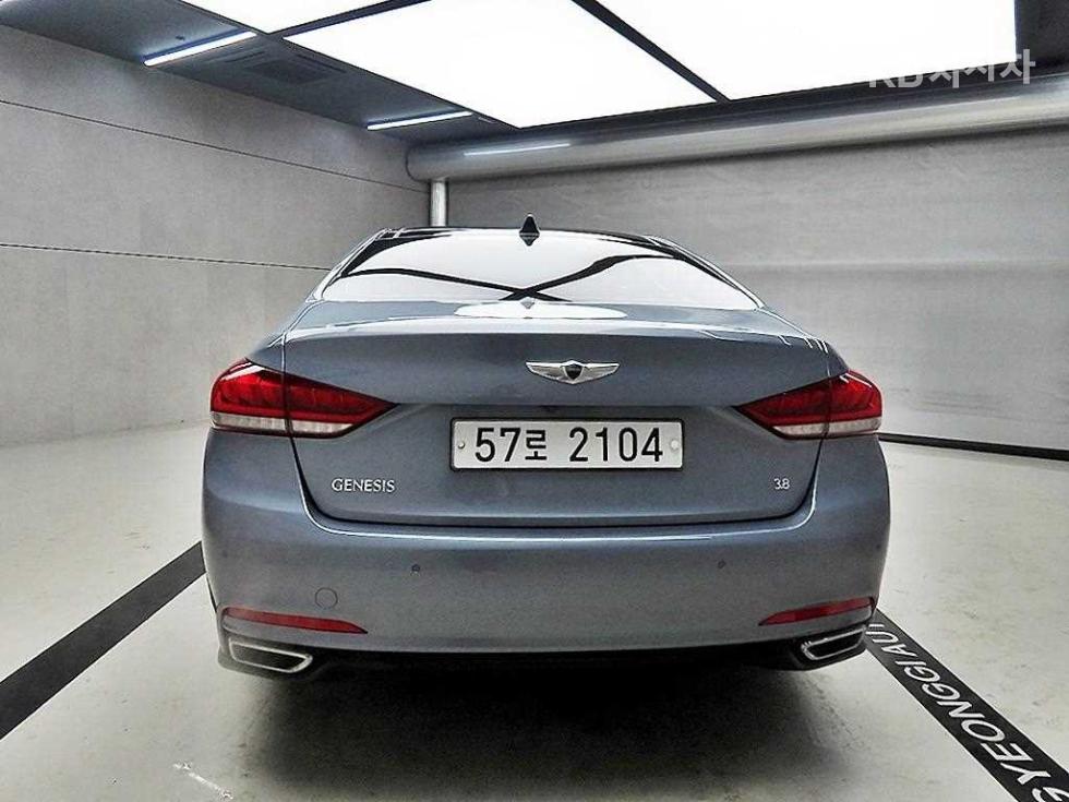 2015 - hyundai genesis