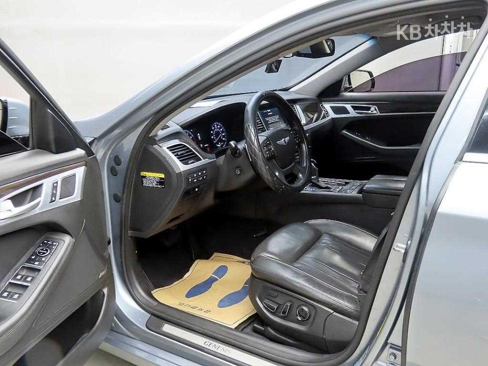 2015 - hyundai genesis