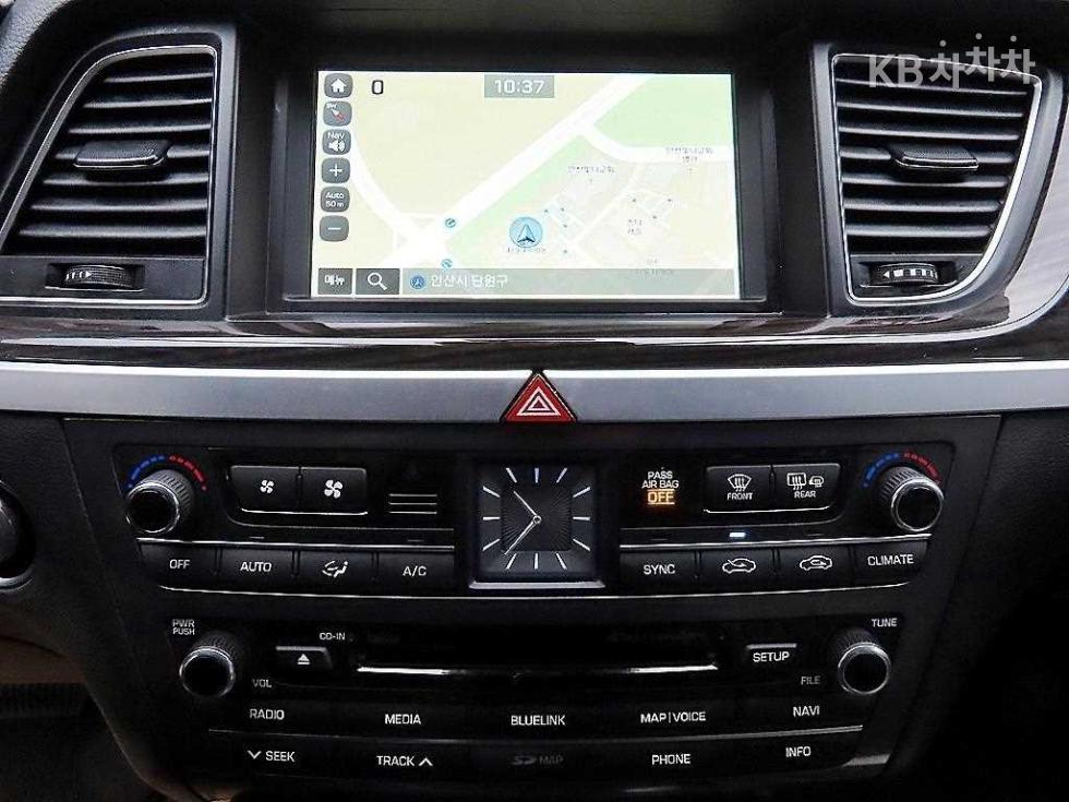 2015 - hyundai genesis