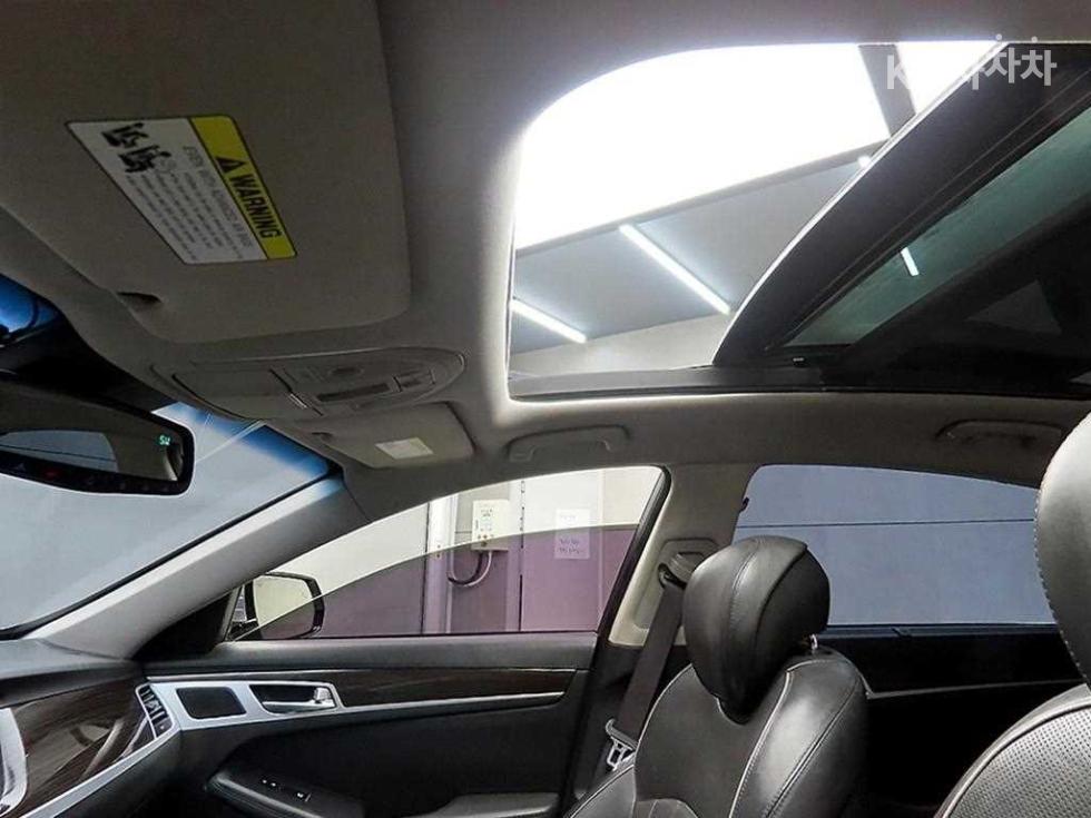 2015 - hyundai genesis