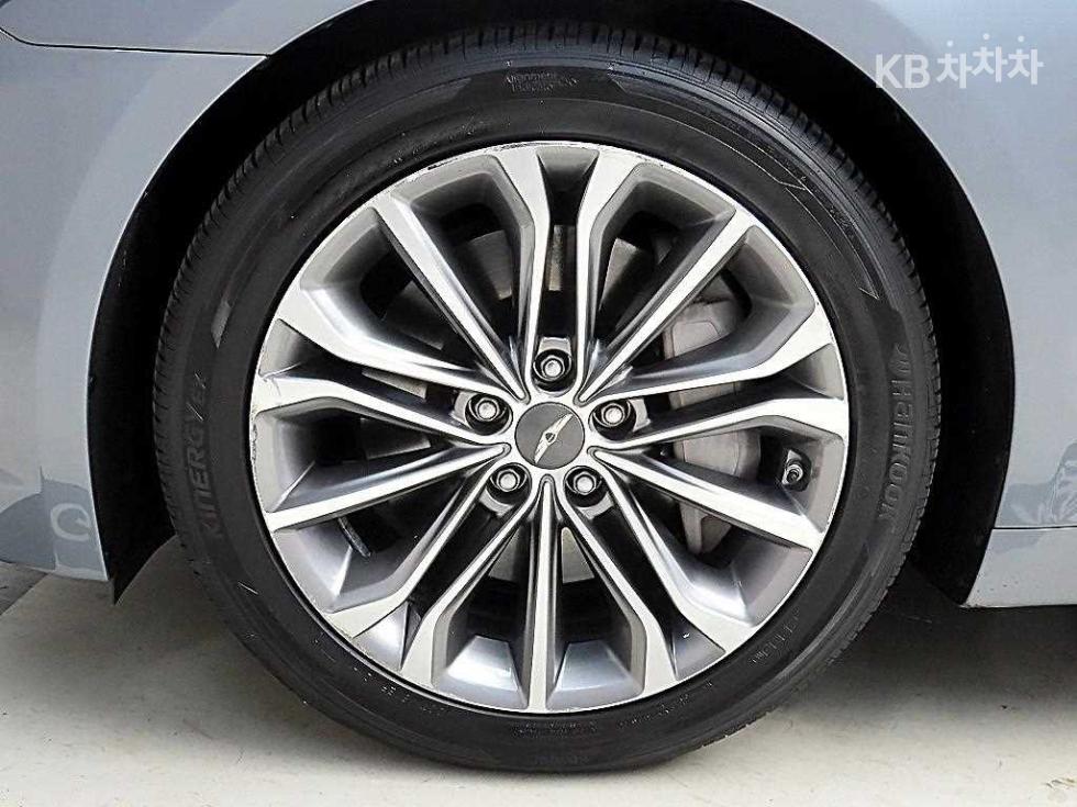 2015 - hyundai genesis