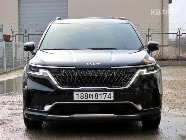 Kia Carnival Diesel 9-Seater Noblesse — foto 1