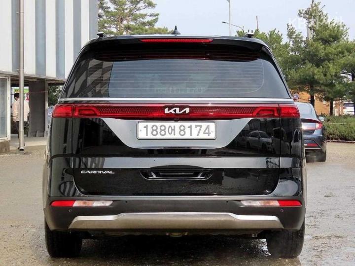 Kia Carnival — miniaturë 4