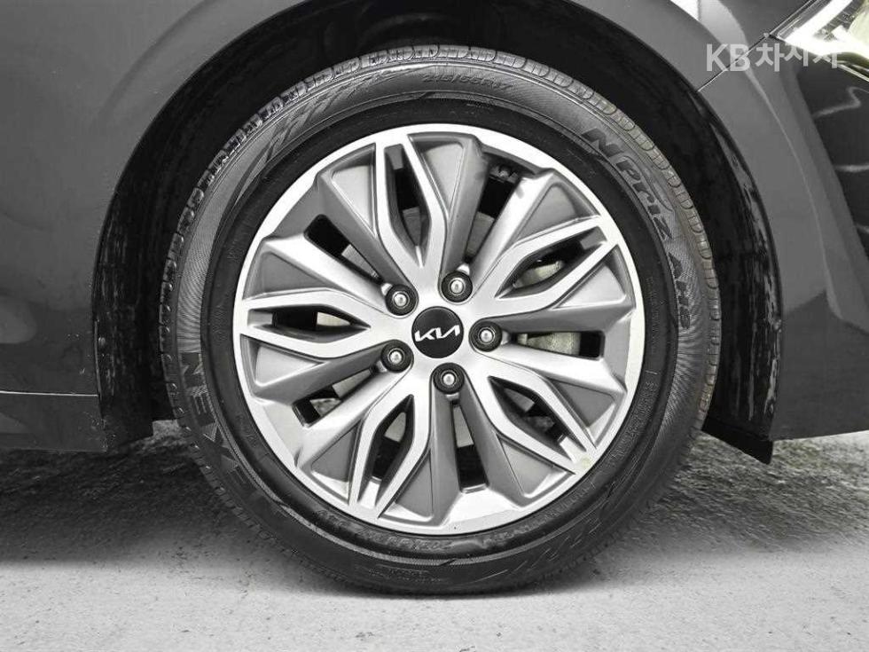 2023 - kia k5