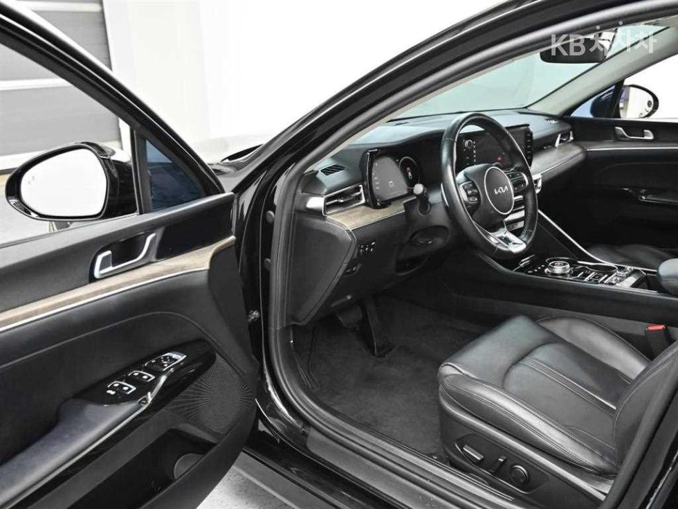 2023 - kia k5