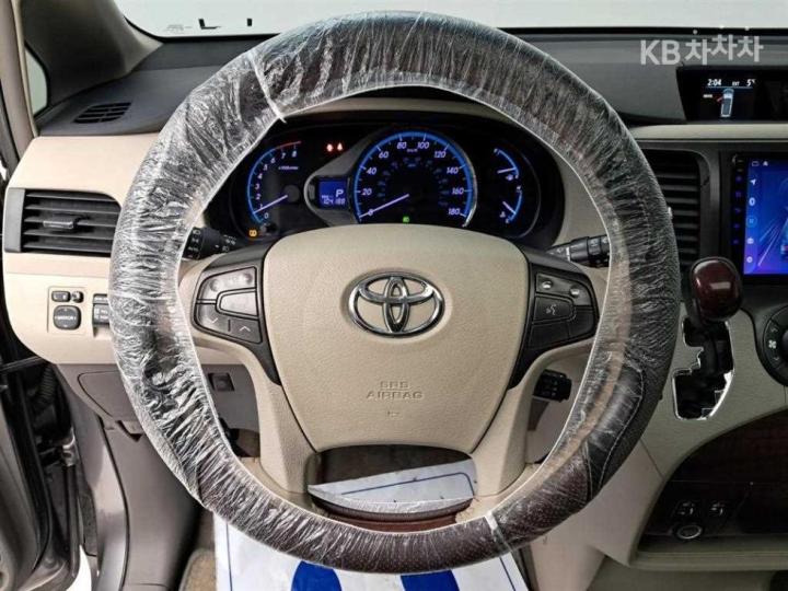 Toyota Sienna 3.5 AWD A/ T 8