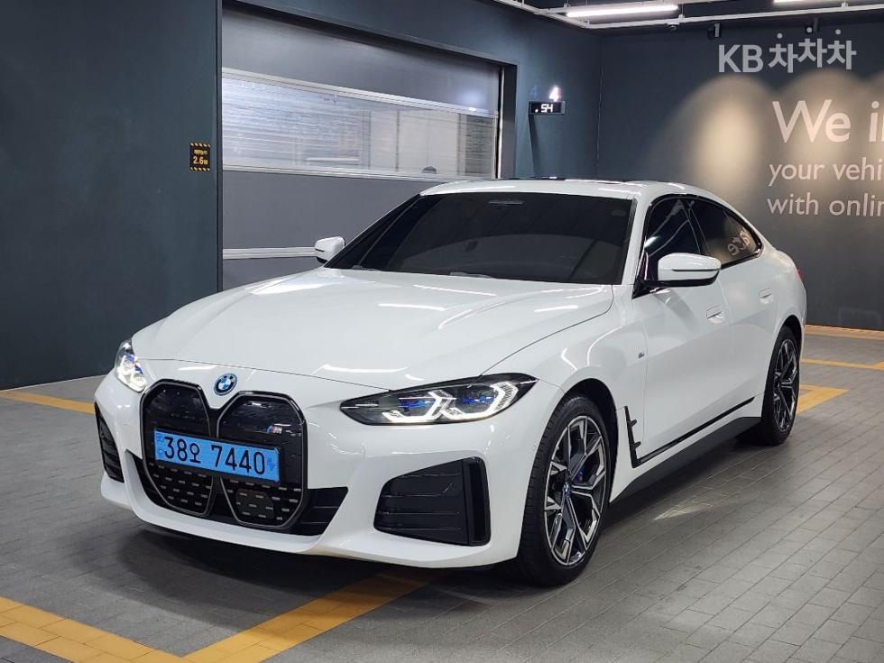 BMW i4