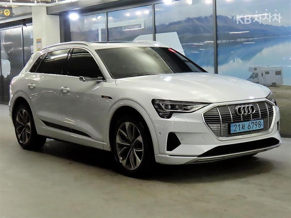아우디 e-tron