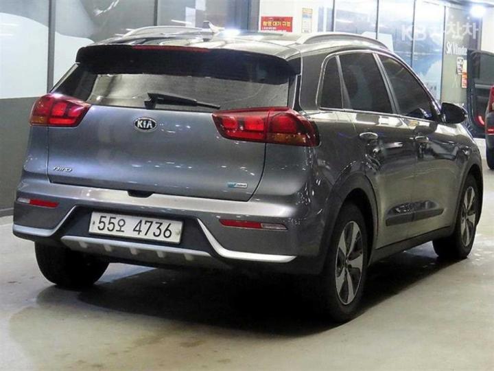 Kia Niro 1.6 Luxury 5