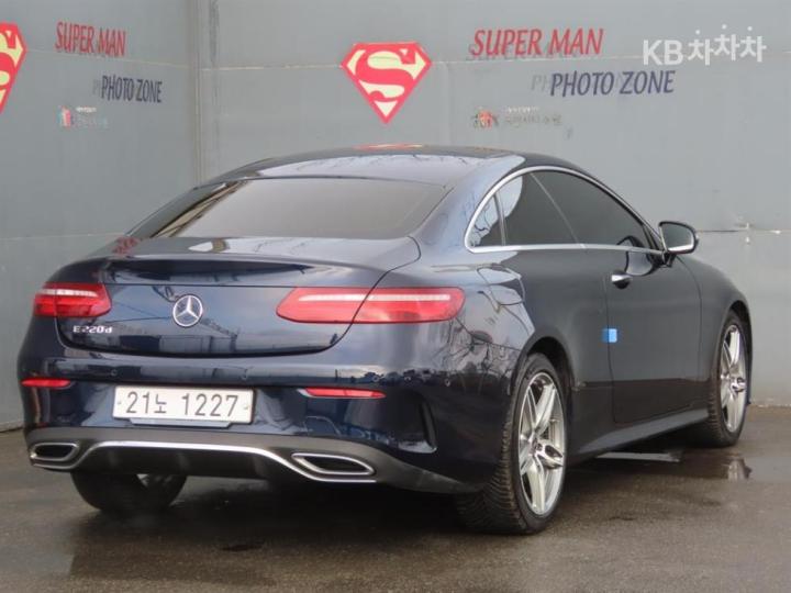 Mercedes-Benz E-Class W213 E220d COUPE 4