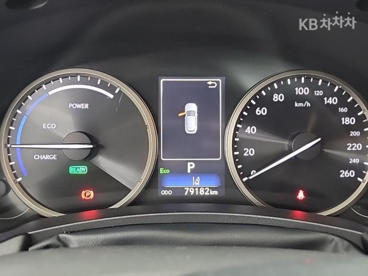 Lexus NX 300h Executive 7