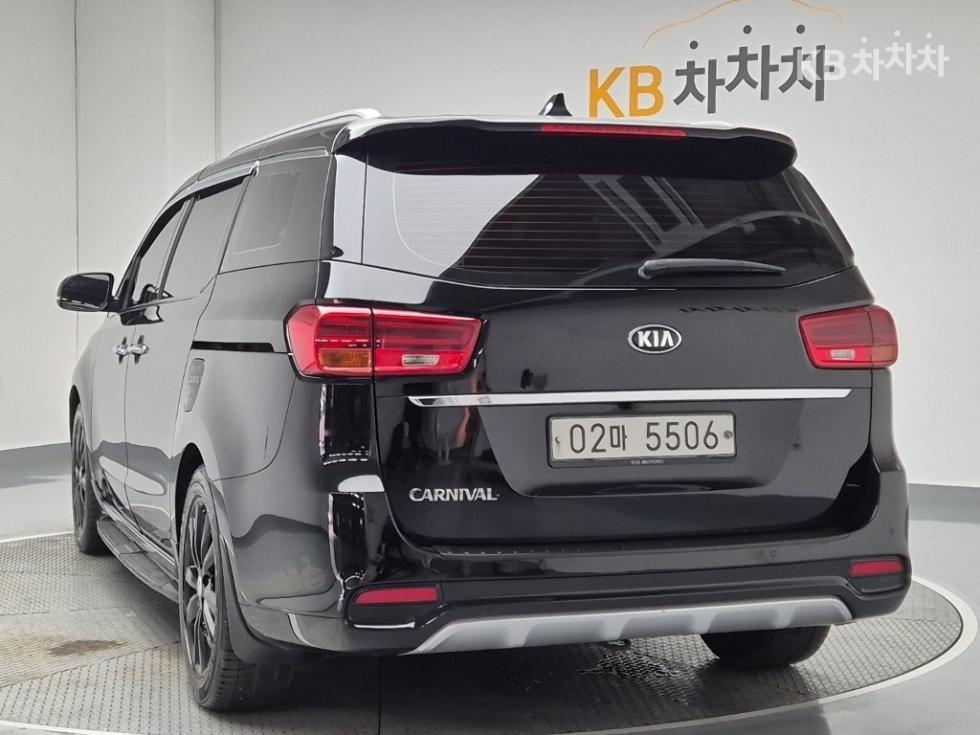 2019 - kia carnival