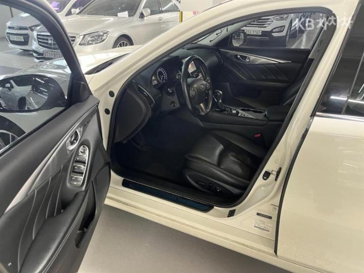 Infiniti Q50 2.2d Premium 7