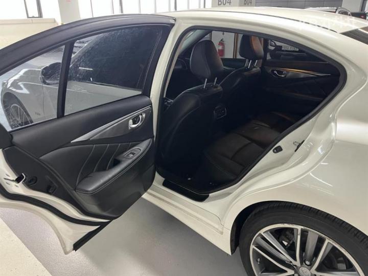 Infiniti Q50 2.2d Premium 8