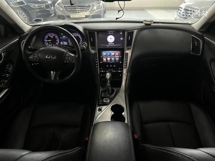 Infiniti Q50 2.2d Premium 9