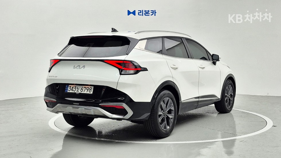 2023 - kia sportage