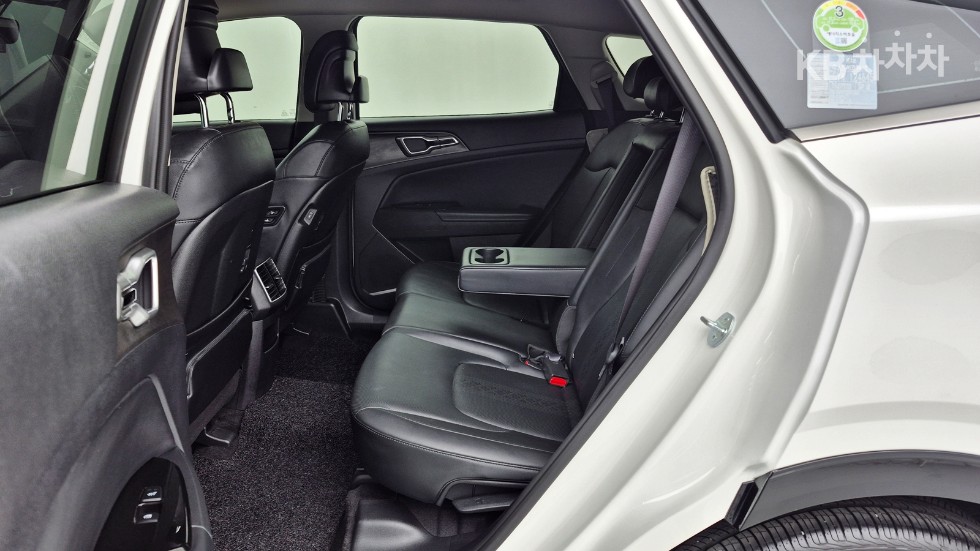 2023 - kia sportage