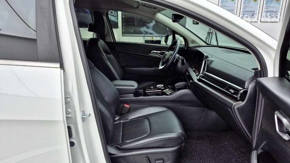 2023 - kia sportage