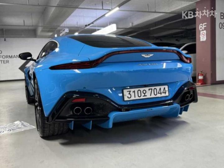 Aston Martin Vantage — miniaturë 2