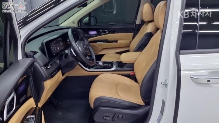 Kia Carnival D2.2 Signature 10