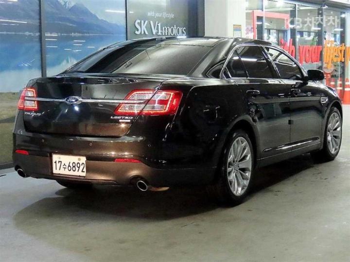 Ford Taurus New 2.0 Limited EcoBoost 5