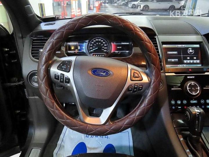 Ford Taurus New 2.0 Limited EcoBoost 9