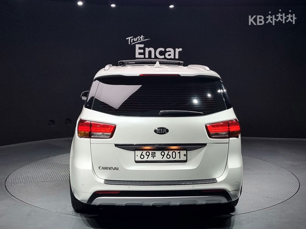 2015 - kia carnival