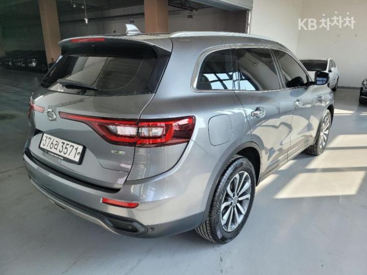 Renault QM6 2.0 LPe 2WD RE 7