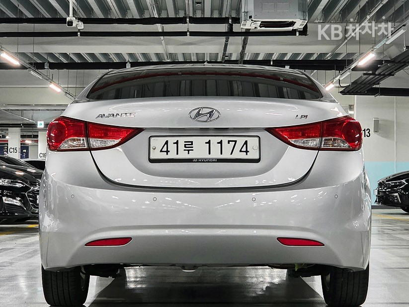 Hyundai Avante — miniaturë 4
