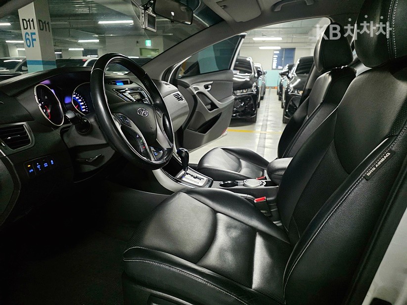 Hyundai Avante — miniaturë 5