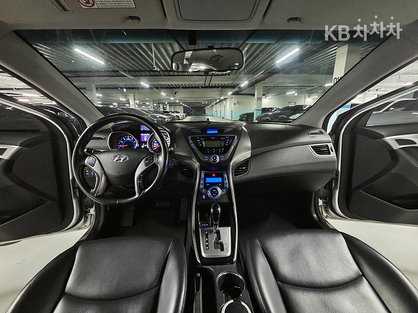 Hyundai Avante — miniaturë 14
