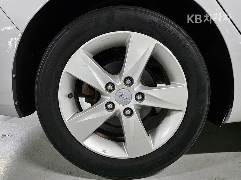 Hyundai Avante — miniaturë 20