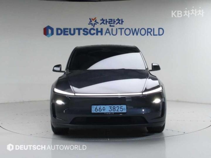 Tesla Model Y Long Range 4