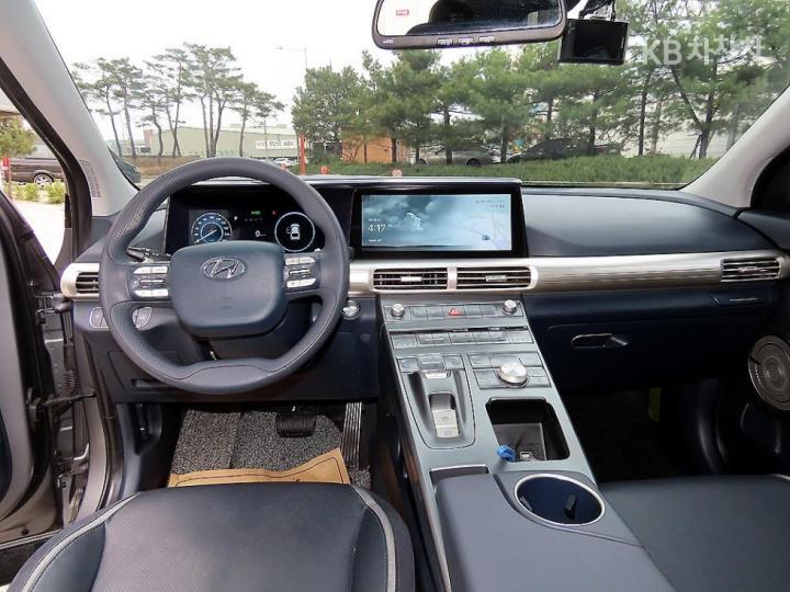 Hyundai Nexo Premium 8