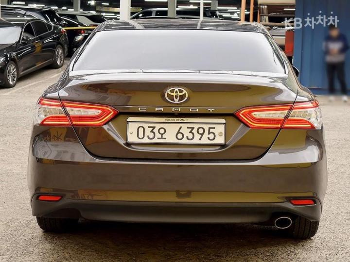 Toyota Camry XV70 2.5 Base Type 4