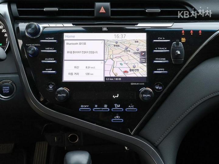 Toyota Camry XV70 2.5 Base Type 10