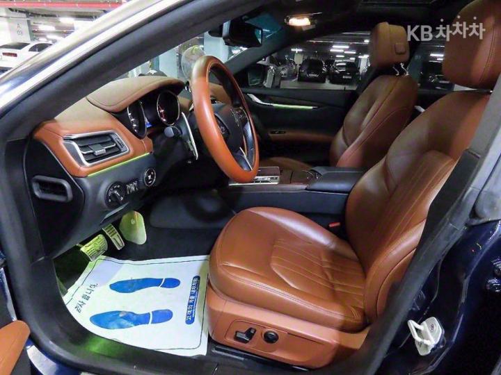 Maserati Ghibli 3.0 Diesel 7