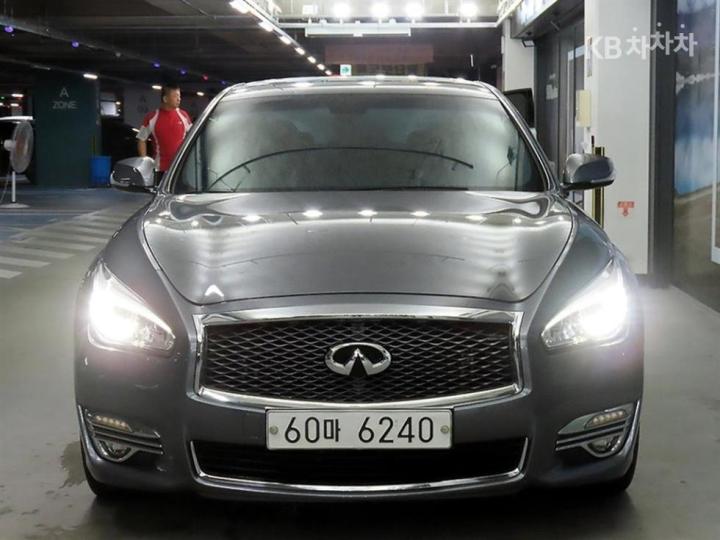 Infiniti Q70 3.7 Style 3